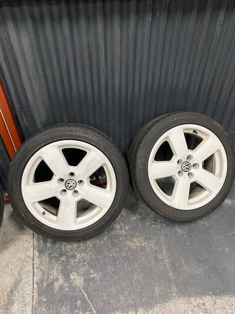5 x 100 white rs6 alloys - Image 3