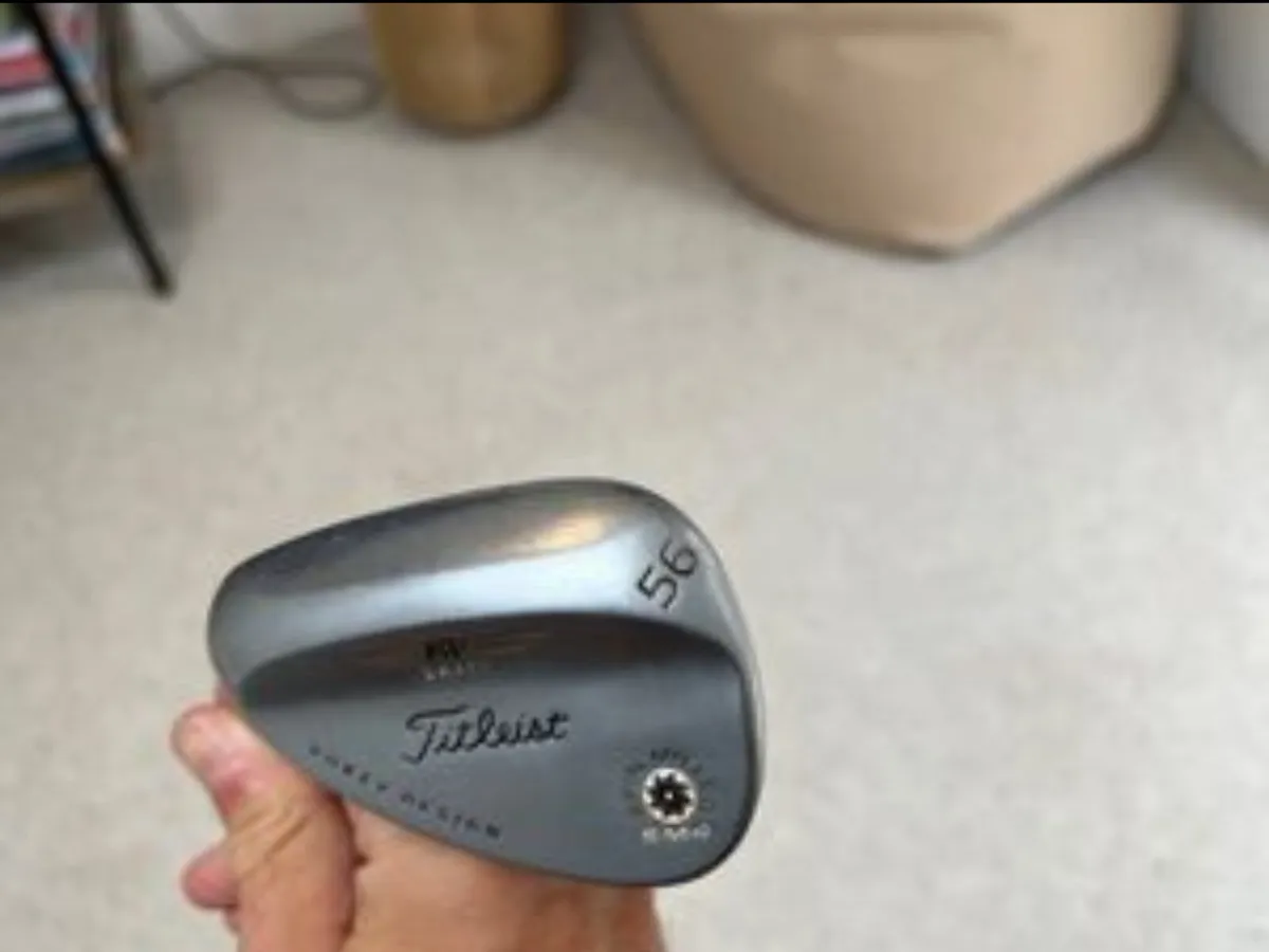 Golf clubs and bag - Image 2