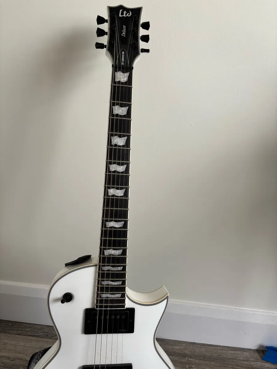 Guitar - Image 4