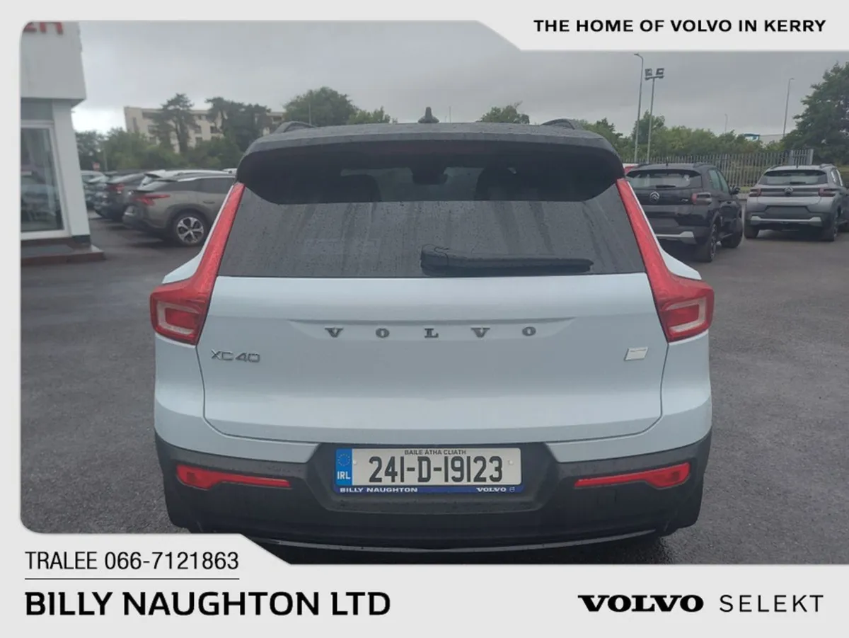 Volvo XC40 Rchrg Plus Ex-t RNG 5DR Auto - Image 2