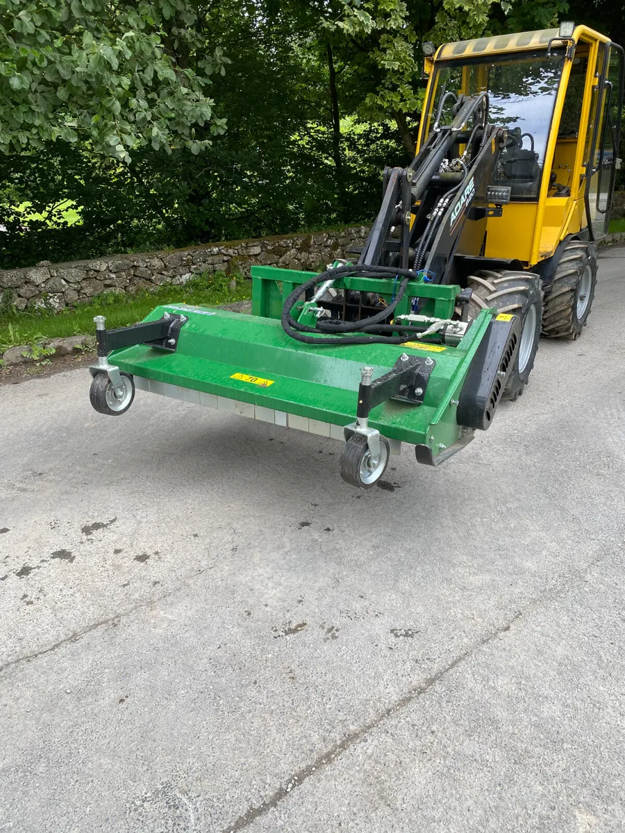 Front mower to suit mini loader - Image 3