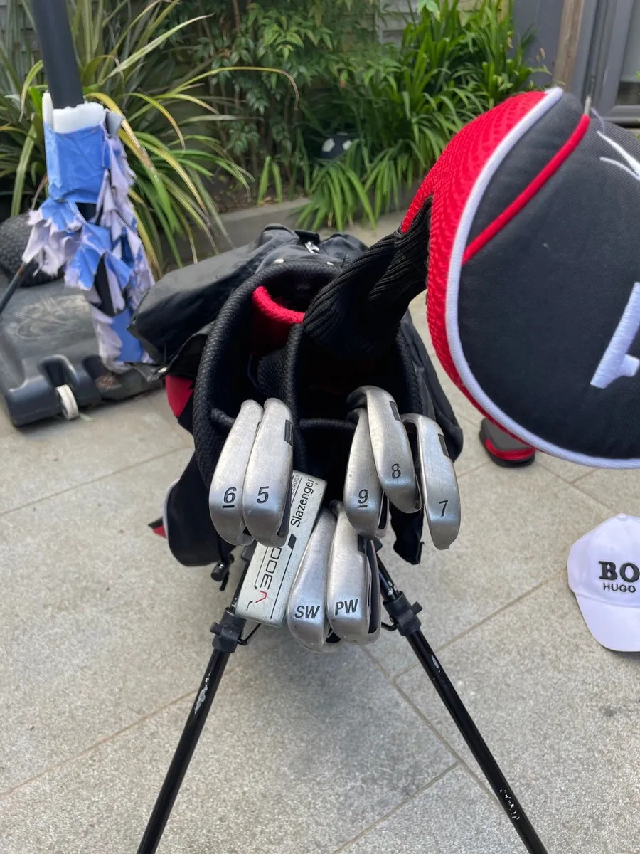 Golf clubs and bag - Image 1