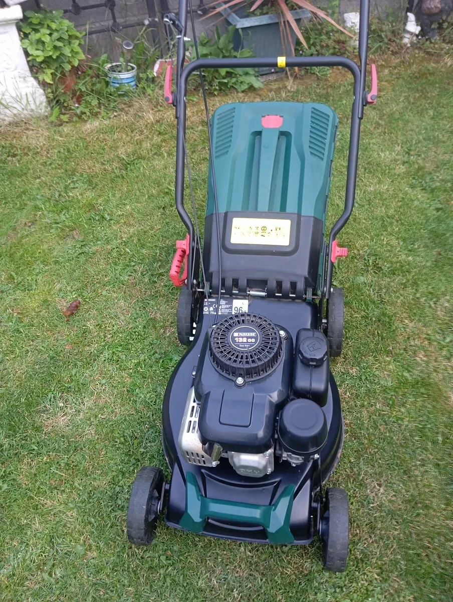 Petrol lawnmower - Image 1