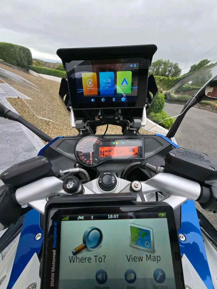 PRICED TO SELL BMW R1200 RS 2018 - Image 3