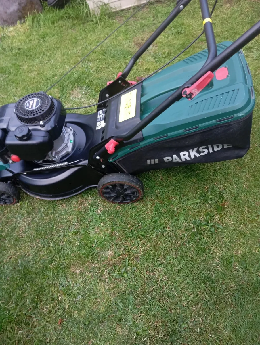 Petrol lawnmower - Image 2