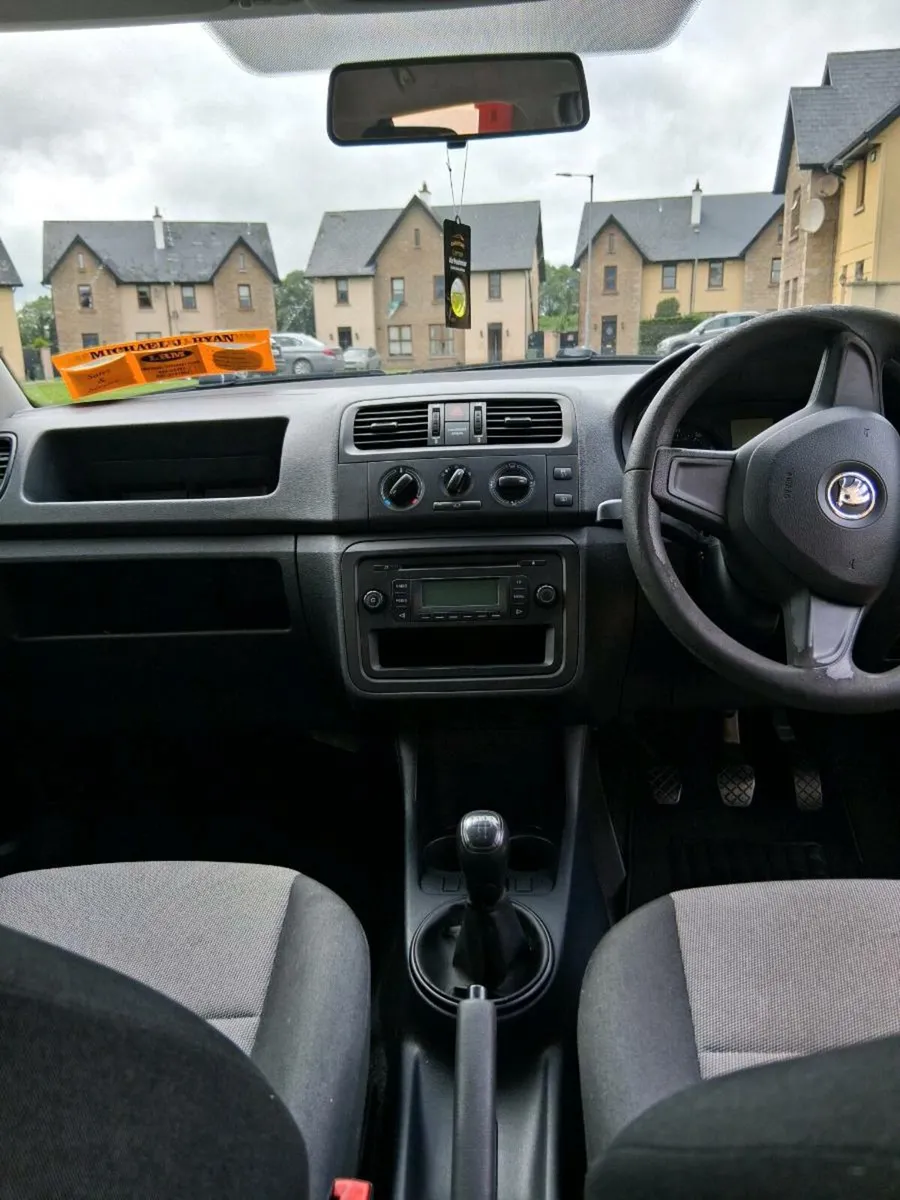 Car - Image 3