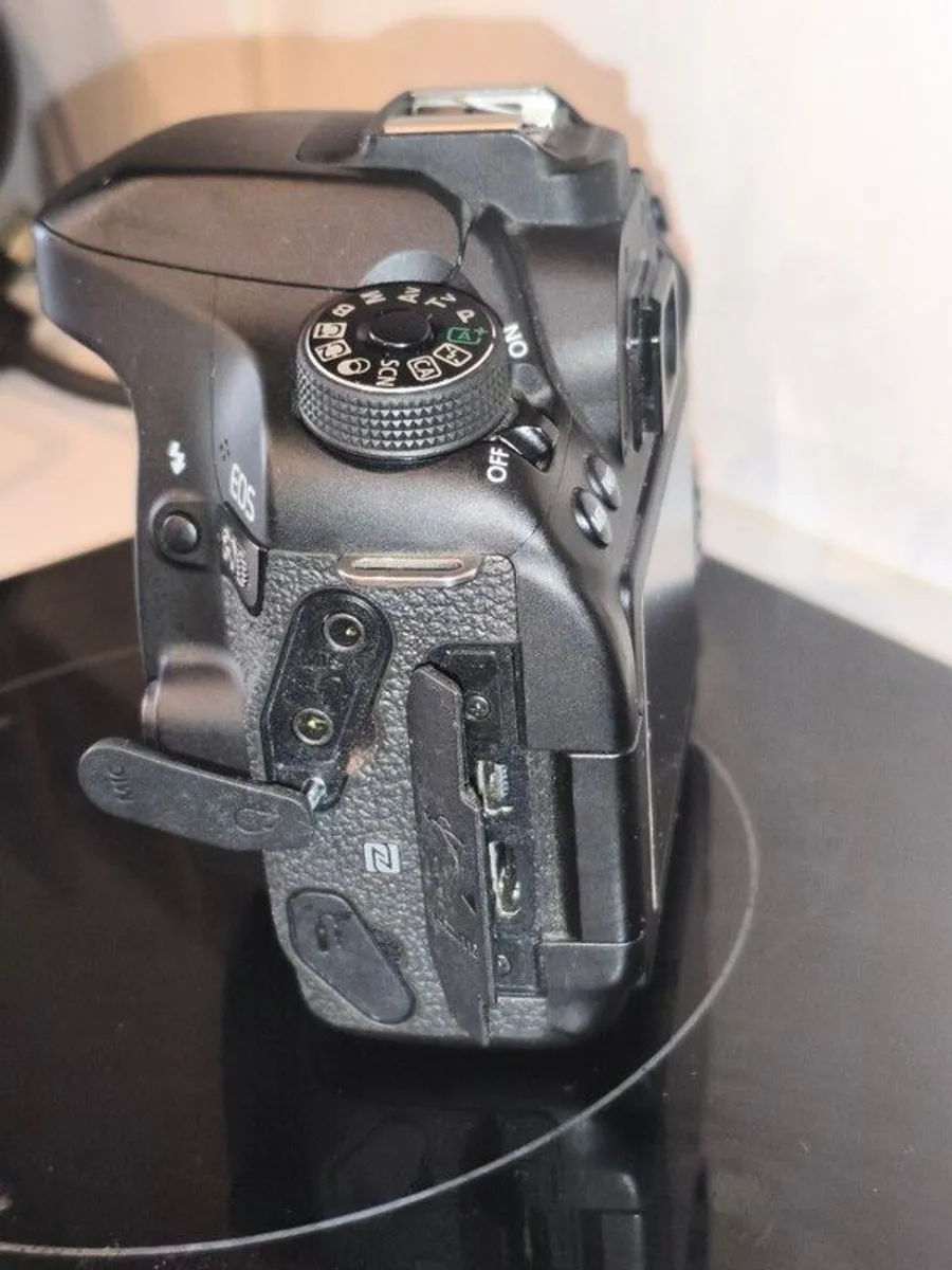 canon 80d DSLR (Body only) Free shipping - Image 3