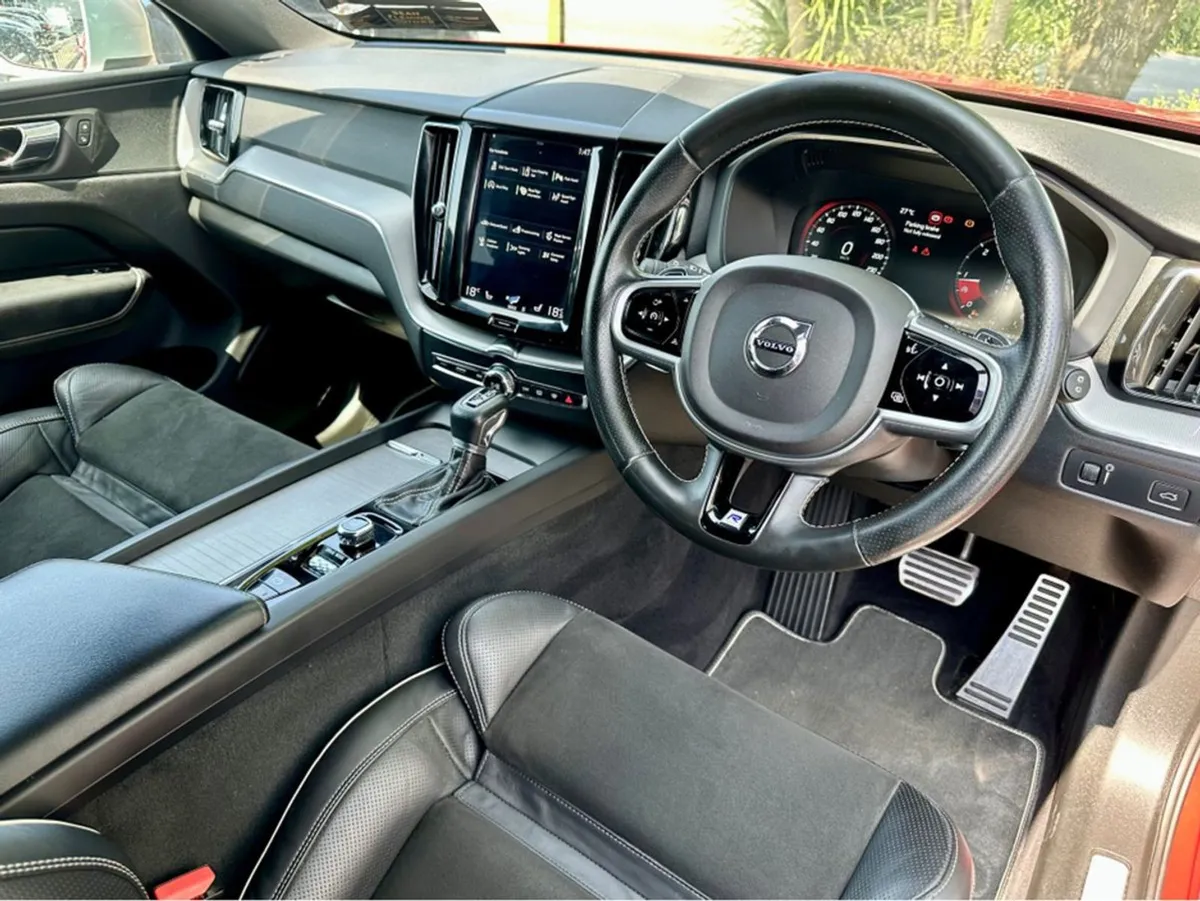 Volvo XC60 R-design D4 AWD 5DR Auto 2.0 R-dsgn 19 - Image 4
