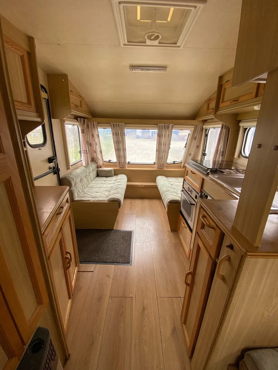 Caravan - Image 3
