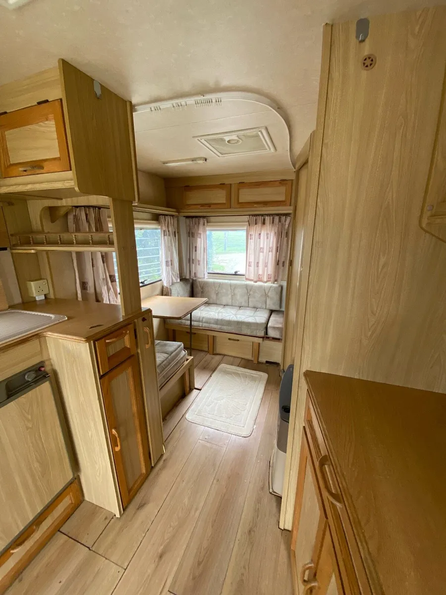 Caravan - Image 4