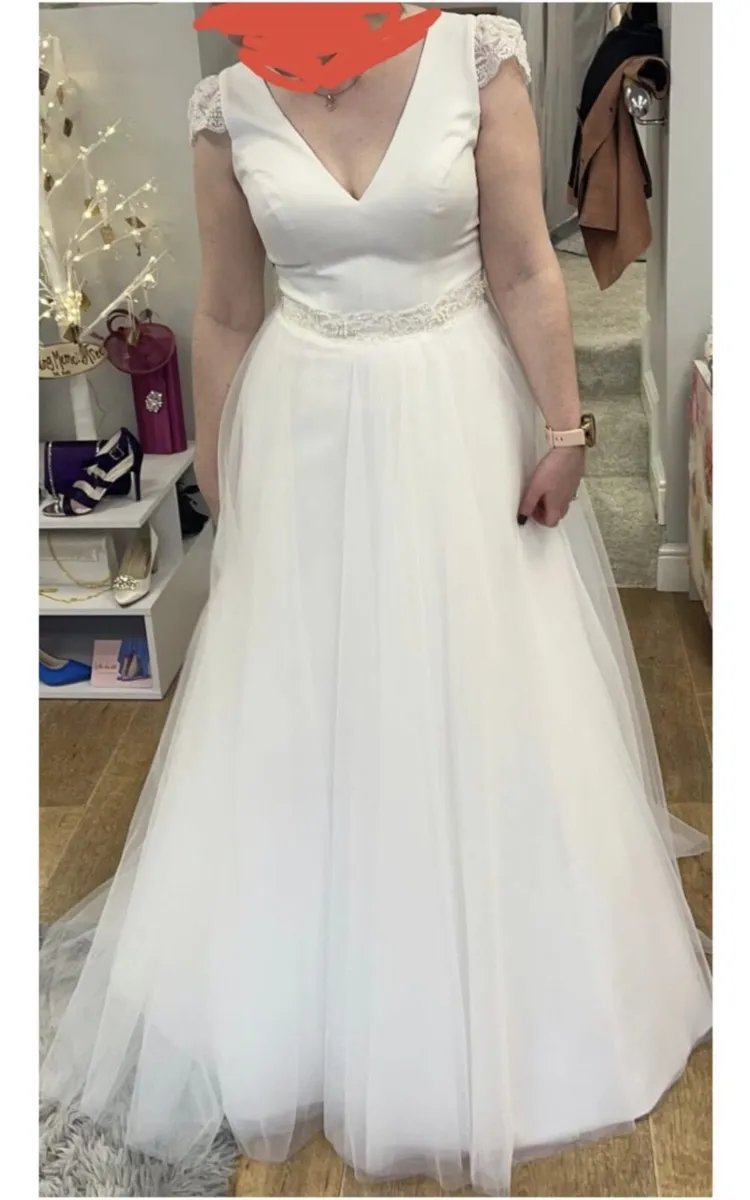 Wedding dress - Image 3