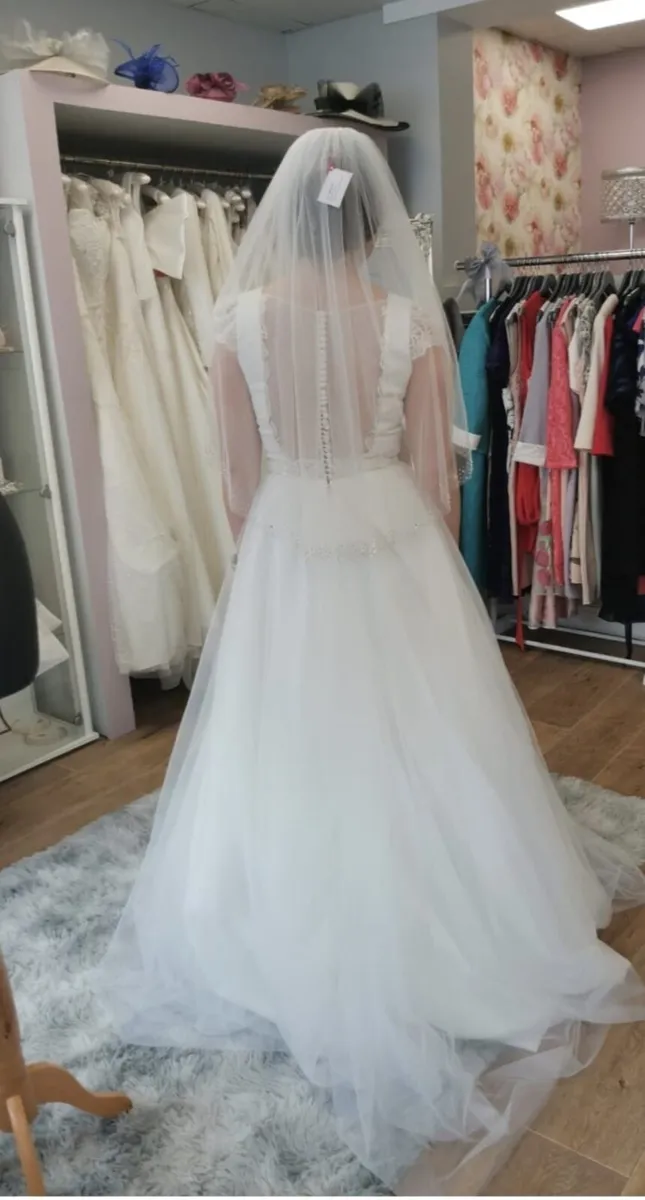 Wedding dress - Image 4