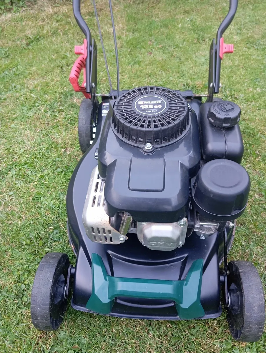 Petrol lawnmower - Image 4