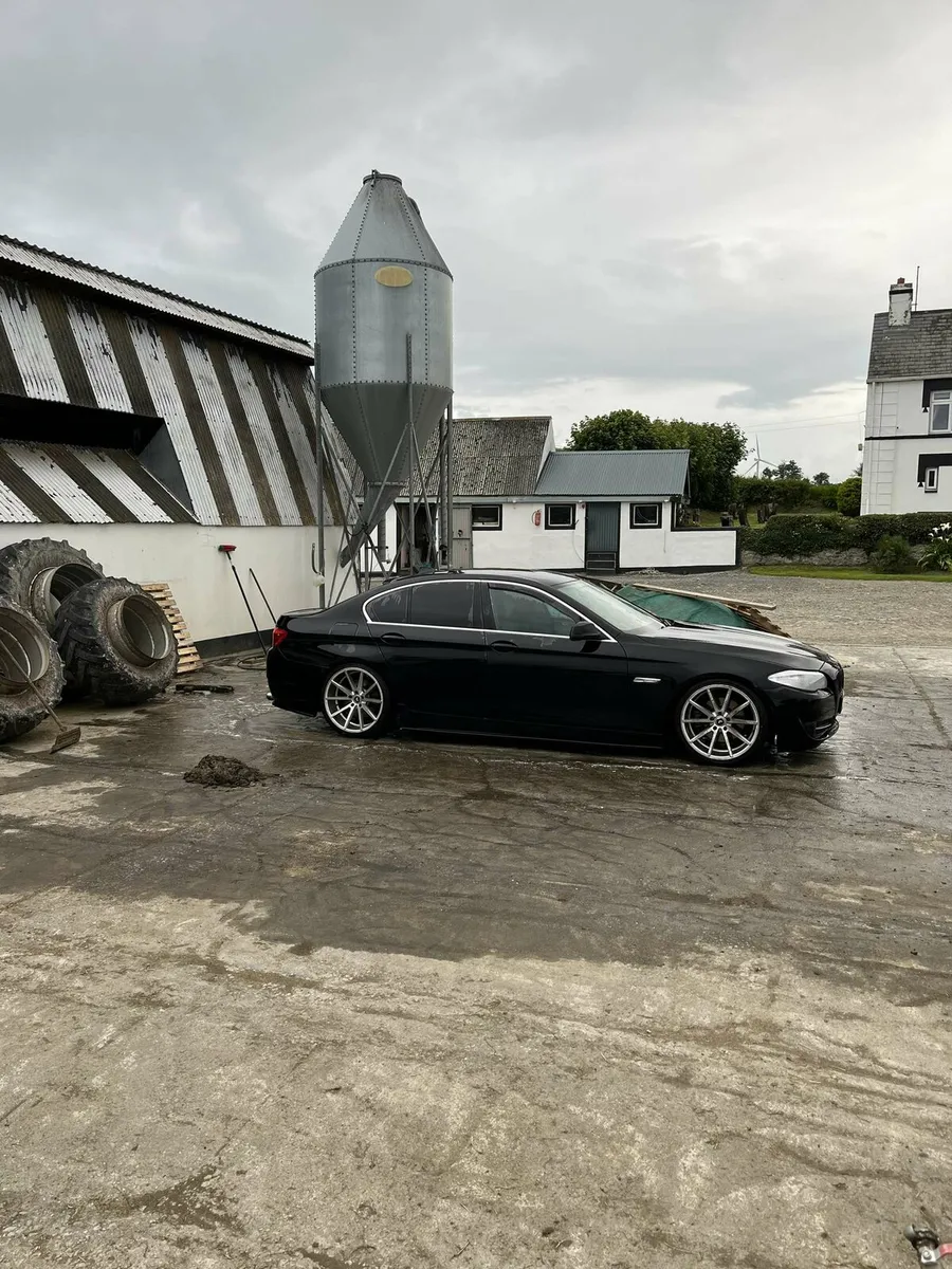 BMW 520d - Image 1
