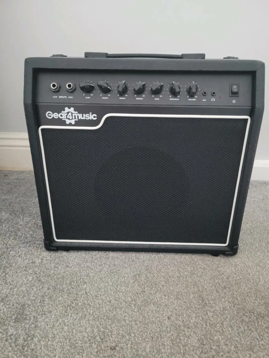 Bass Guitar Complete Starter Pack - Image 3