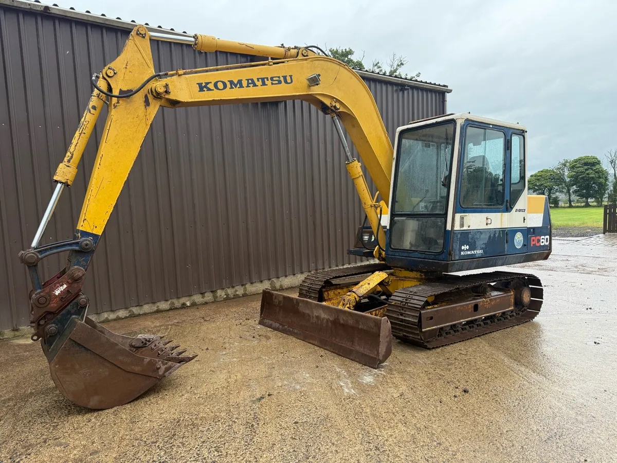 Komatsu 6 ton excavator - digger - Image 1