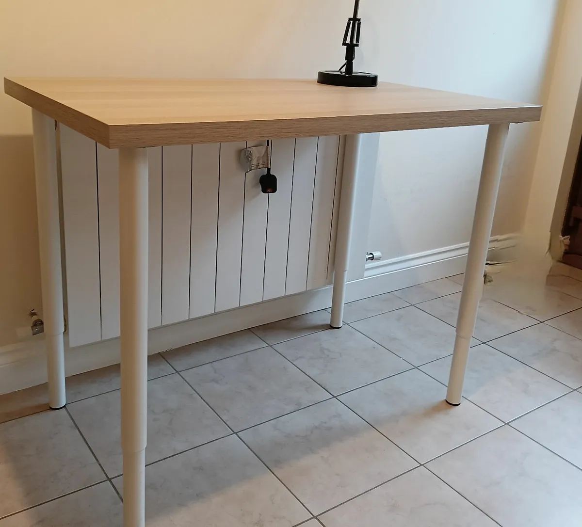 Table/desk - Image 1