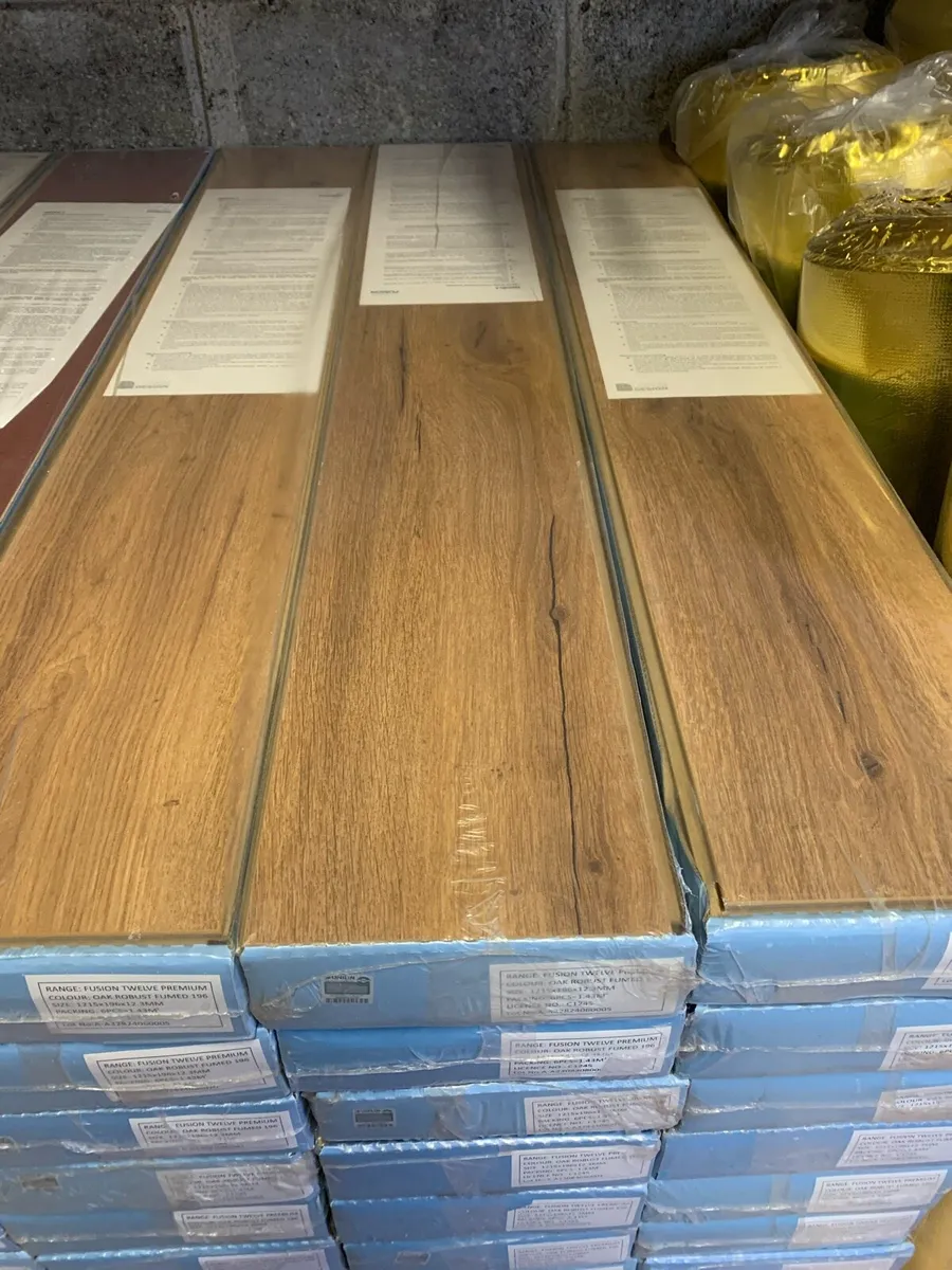 12 mill oak robust laminate flooring - Image 3