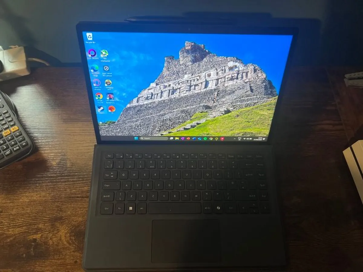 Minisforum V3 Windows Gaming Tablet - Image 1