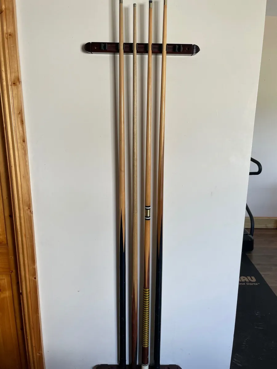 Pool table, Pool Balls, Pool Cue, Light Fixture - Image 2
