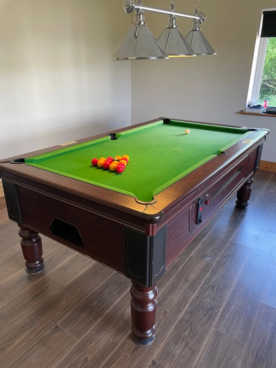 Pool table, Pool Balls, Pool Cue, Light Fixture - Image 1