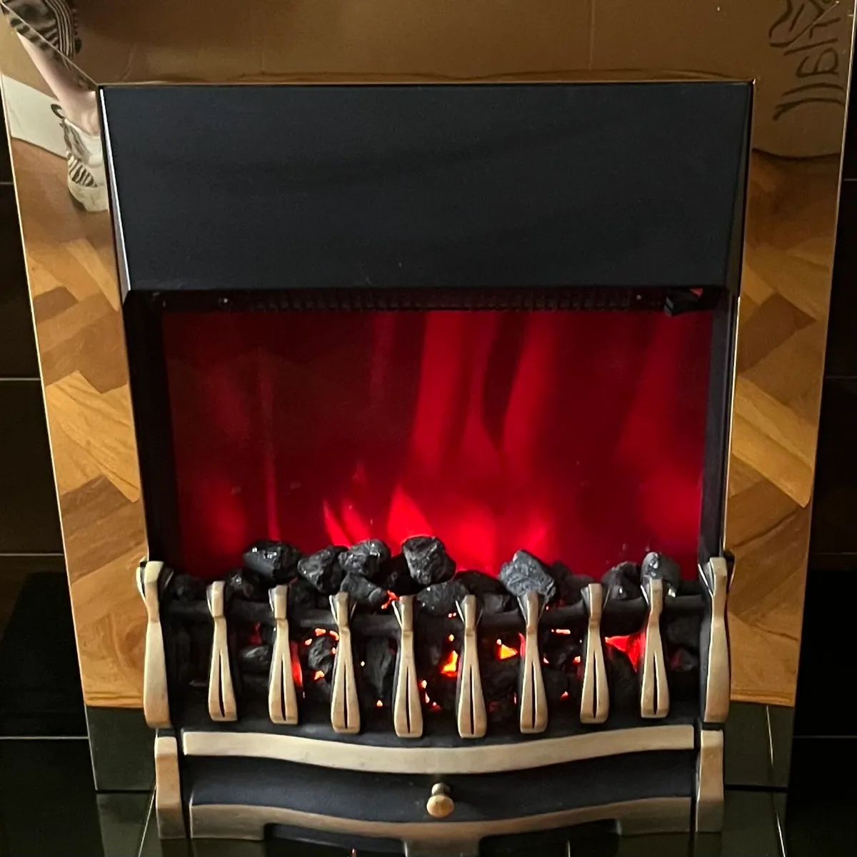LIKE NEW DIMPLEX Electric Fire - Image 1