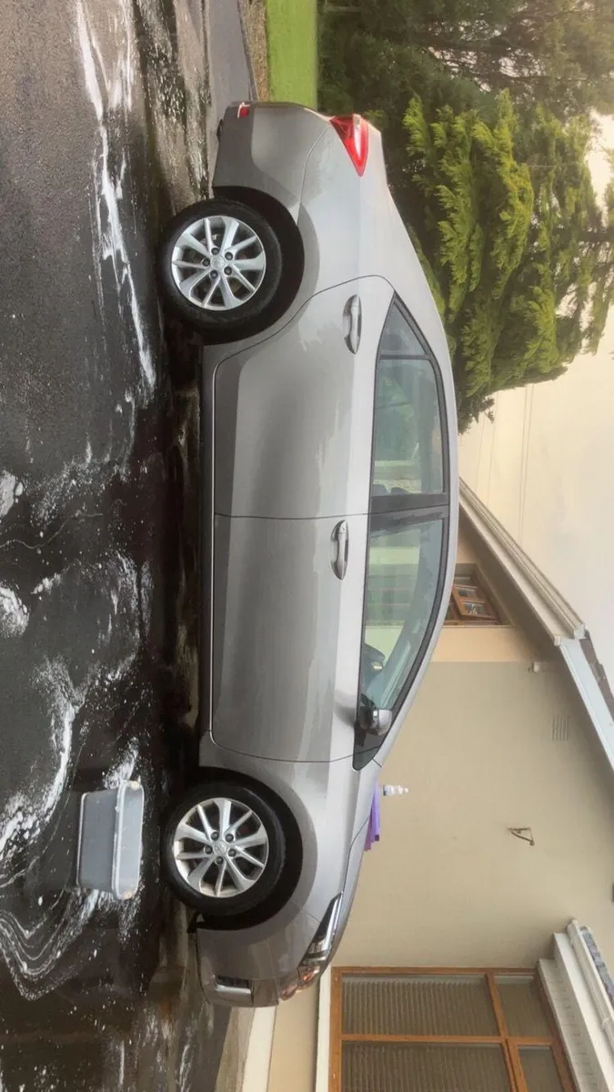 2015 TOYOTA COROLLA - Image 2