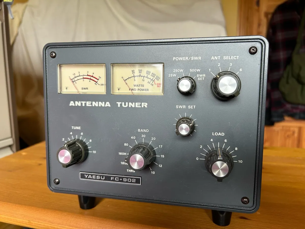 Ham radio antenna tuners - Image 1