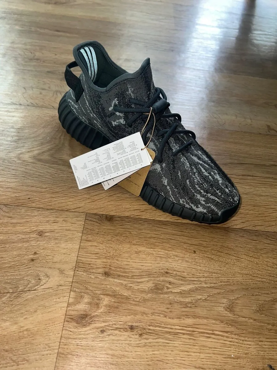 Yeezy Boost 350 V2 Sneakers - Image 2