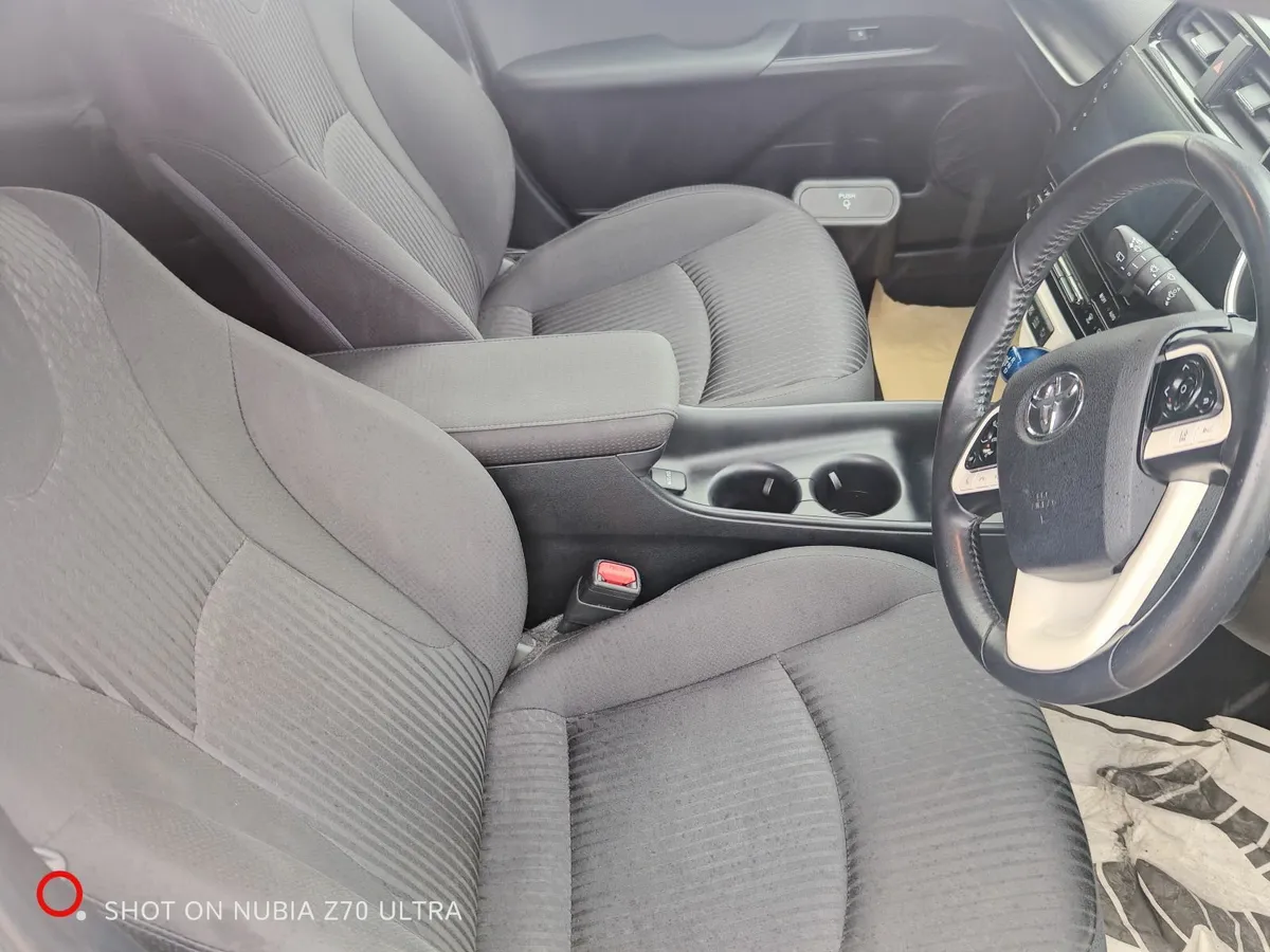 Toyota Prius 2018 - Image 3