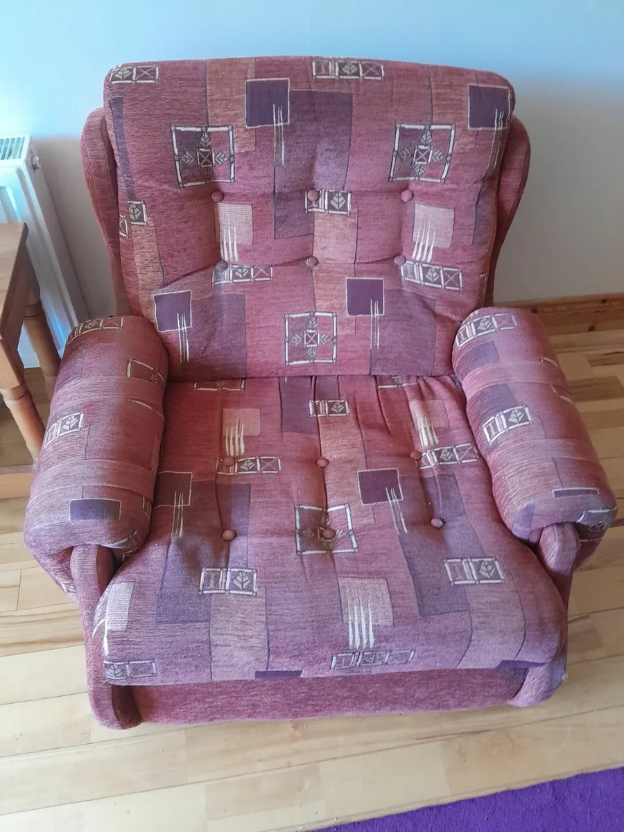 Free Lounge Furniture - Image 1