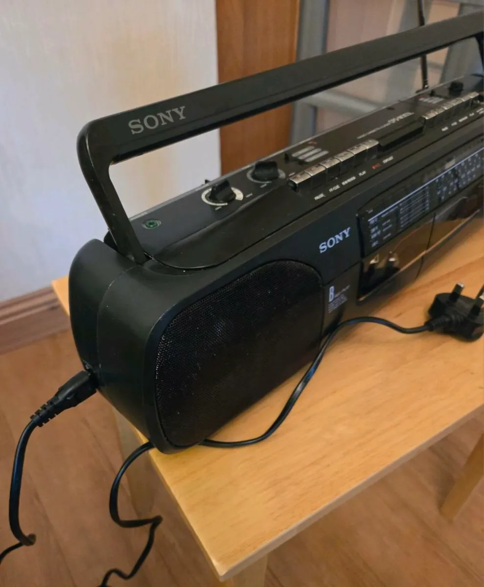 SONY Radio - Image 4