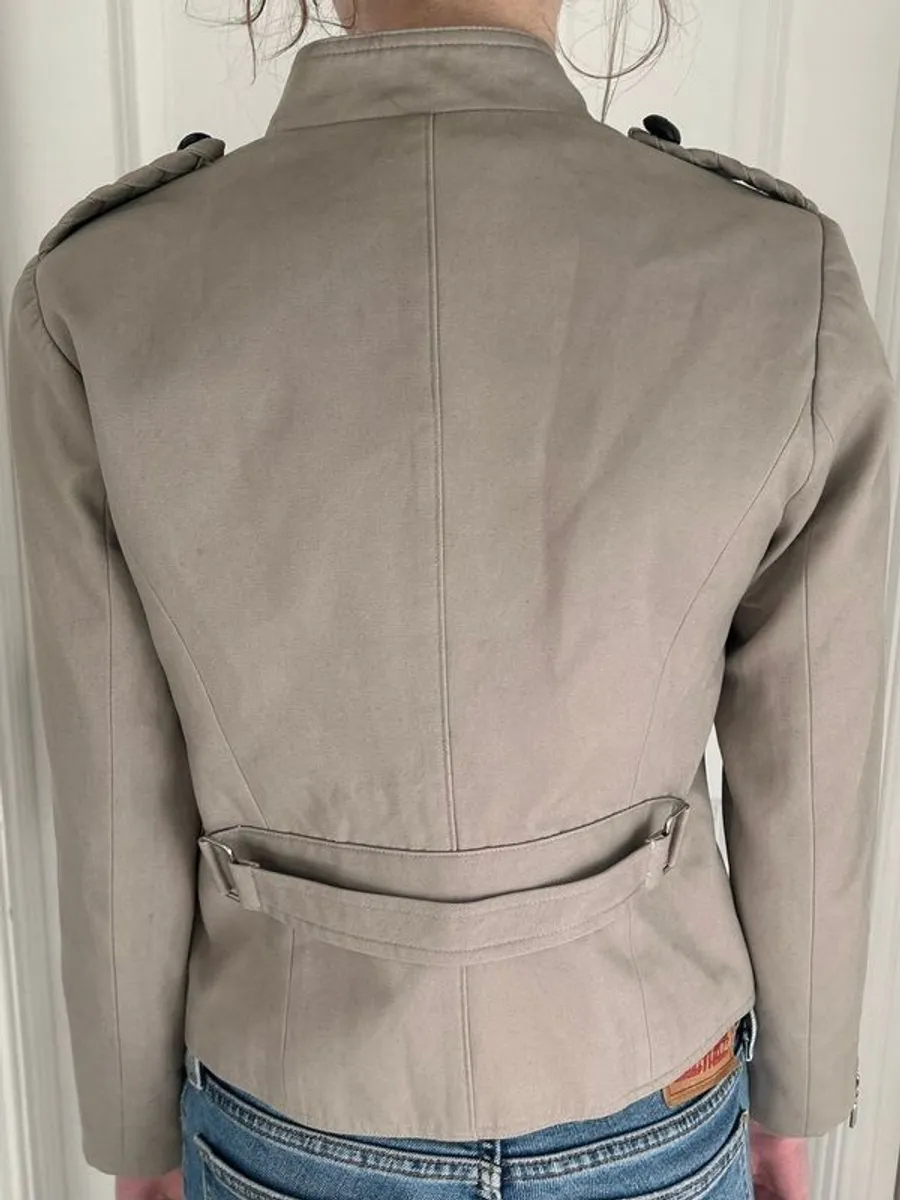 Louis Vuitton Jacket Beige - Image 3