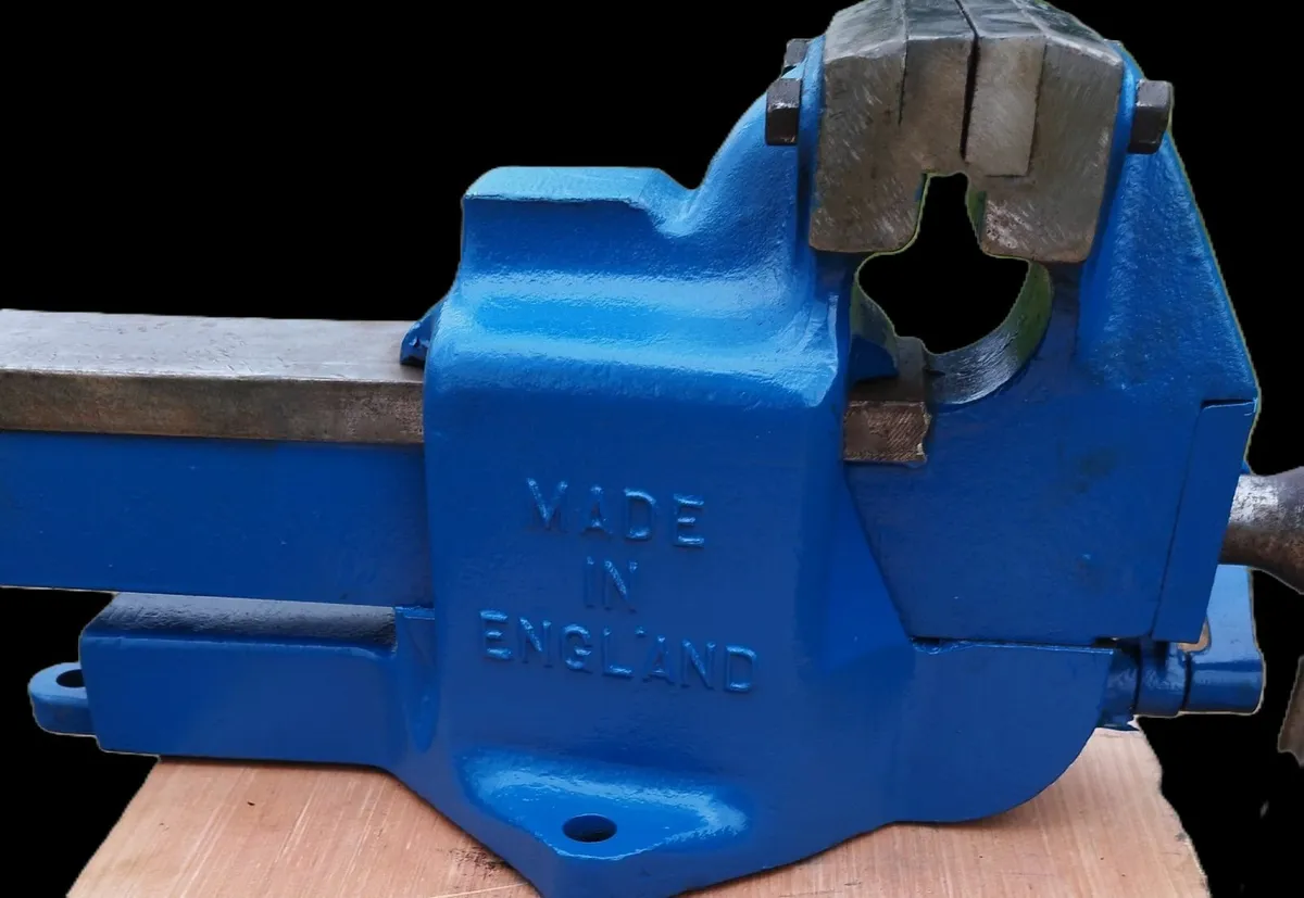 Record 112 Vise - Image 1