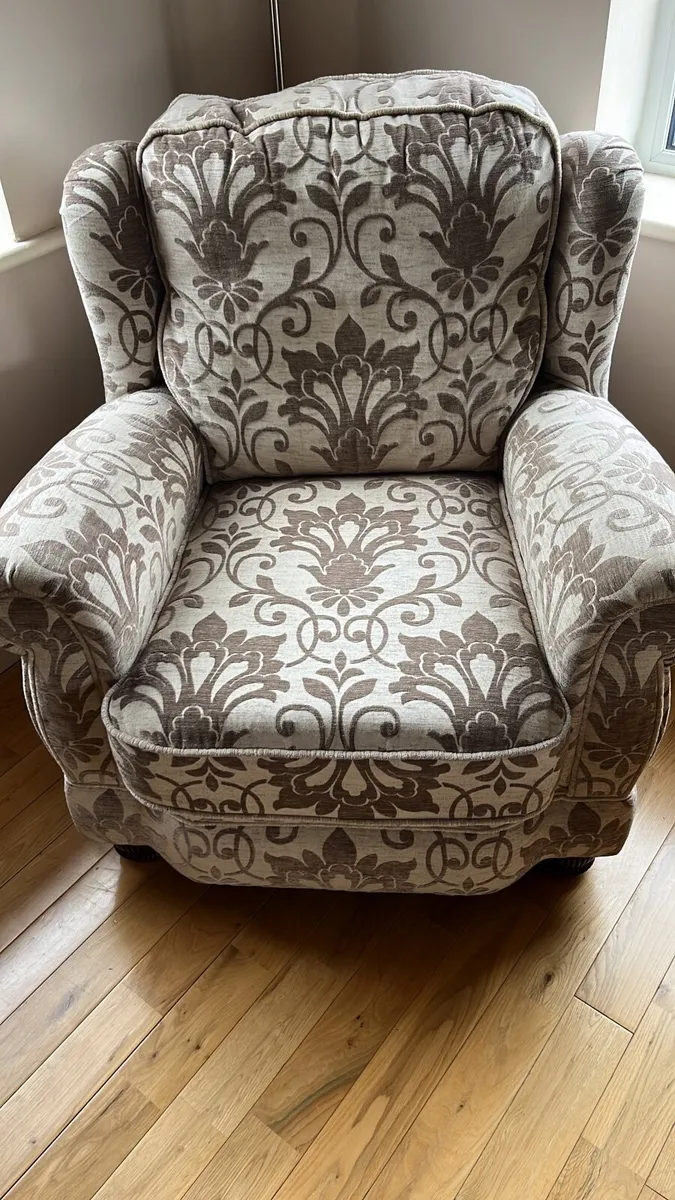 Couches - Image 2