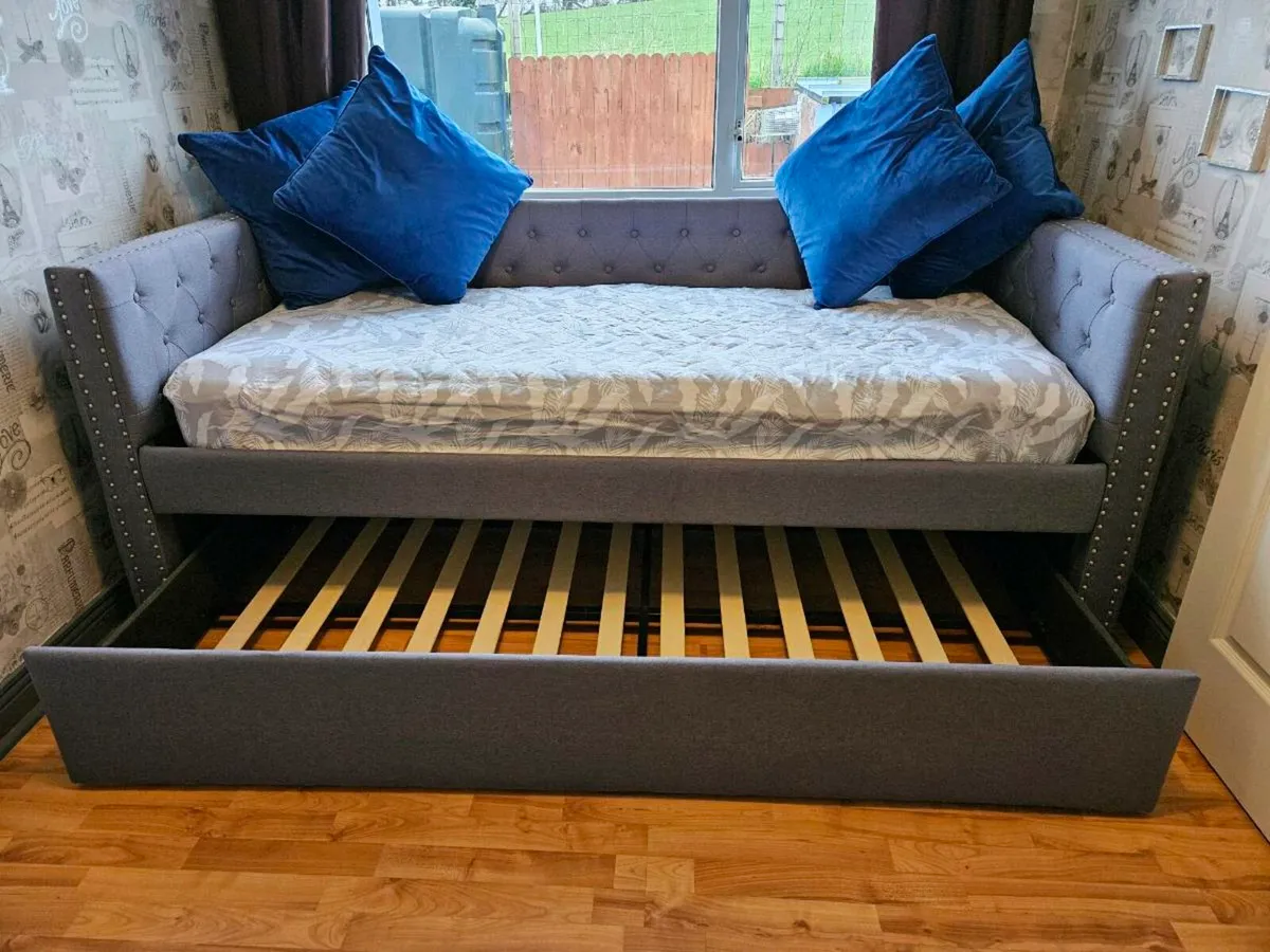 Sofa bed - Image 3