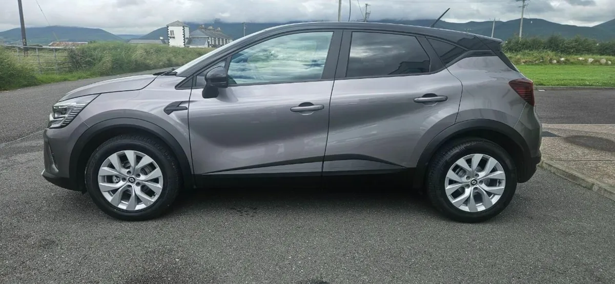 Renault Captur 2022 - Image 3