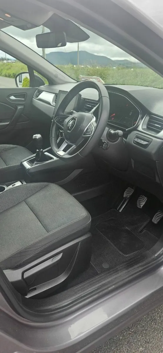 Renault Captur 2022 - Image 4
