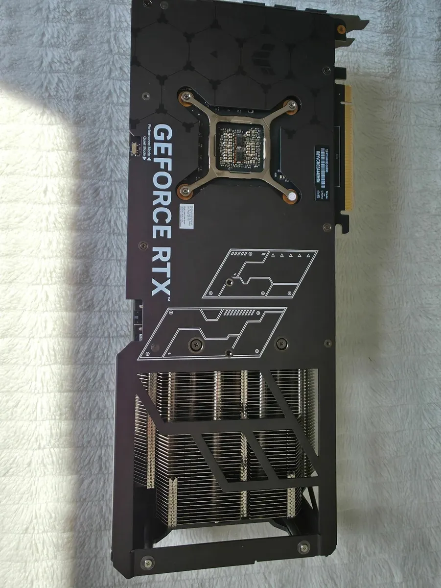 Asus rtx 4080 TUF graphics card - Image 2