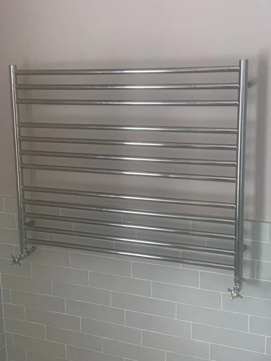 Heated towel rail - Image 2