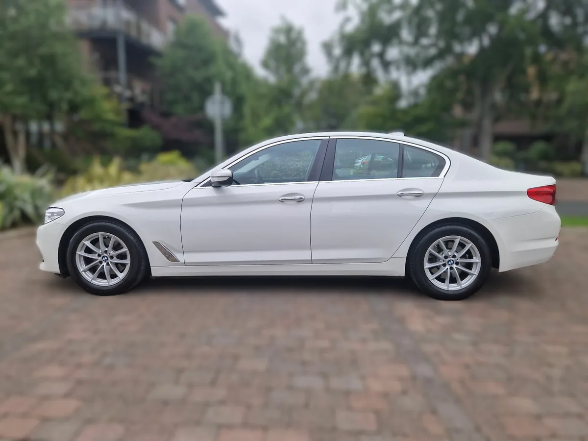 BMW 5-Series 2017 - Image 2