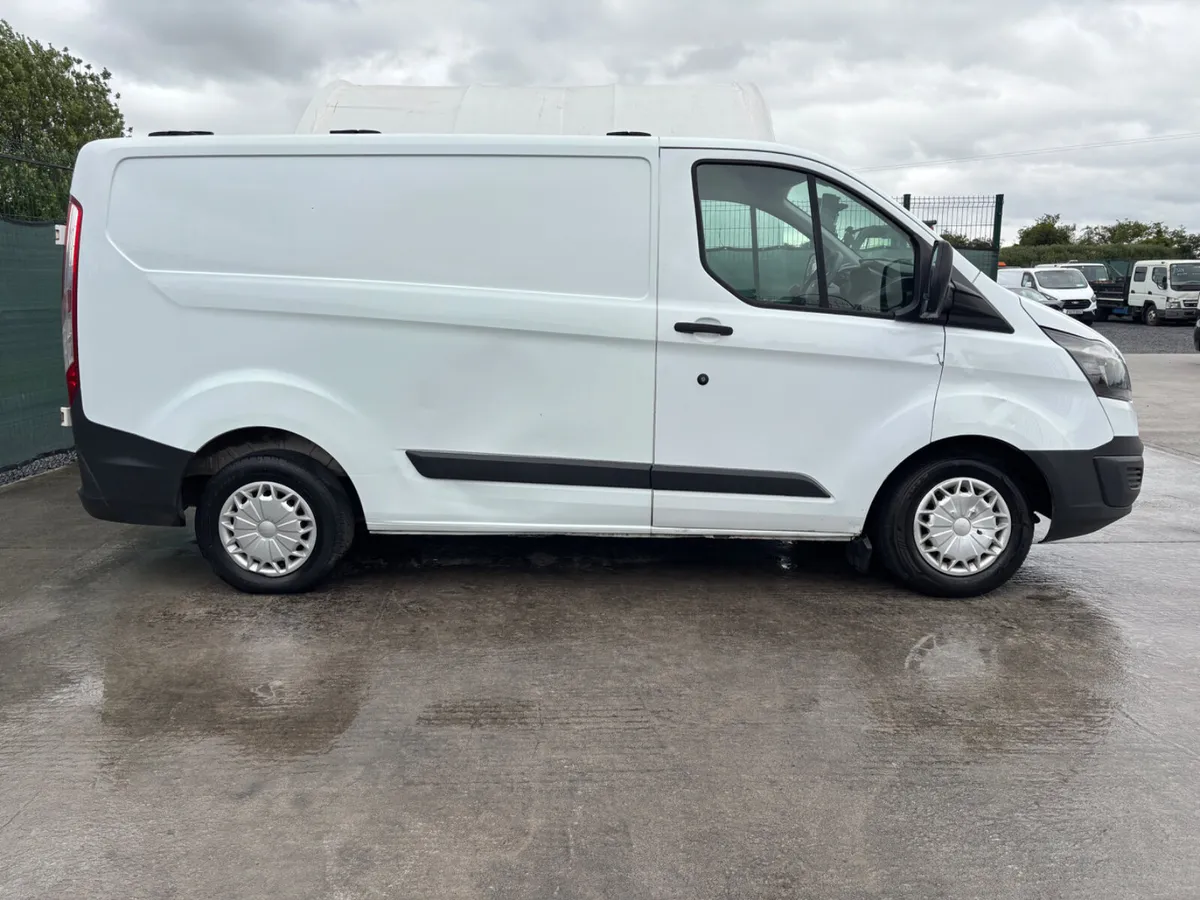 2016 Ford Transit custom light damage - Image 2