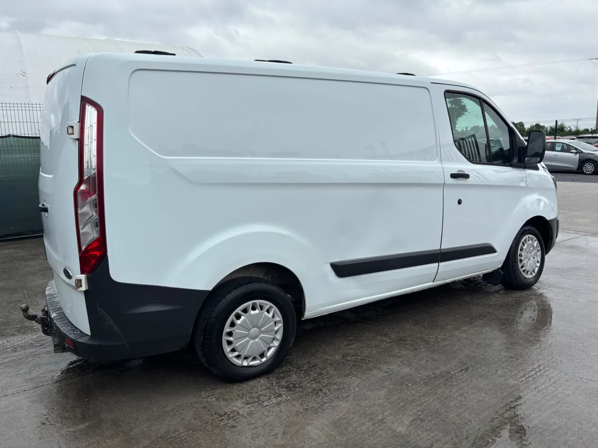 2016 Ford Transit custom light damage - Image 3