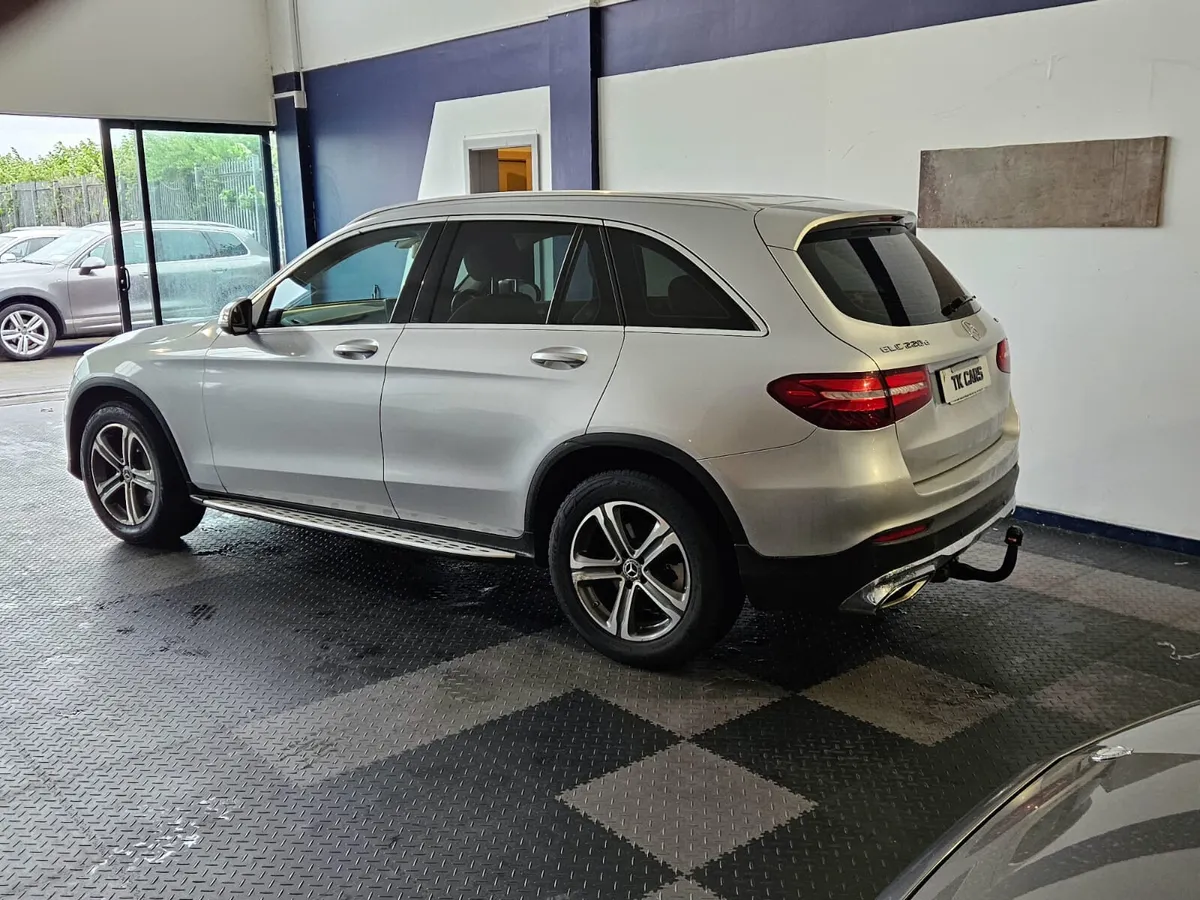 17 MERCEDES BENZ GLC 4MATIC - Image 4