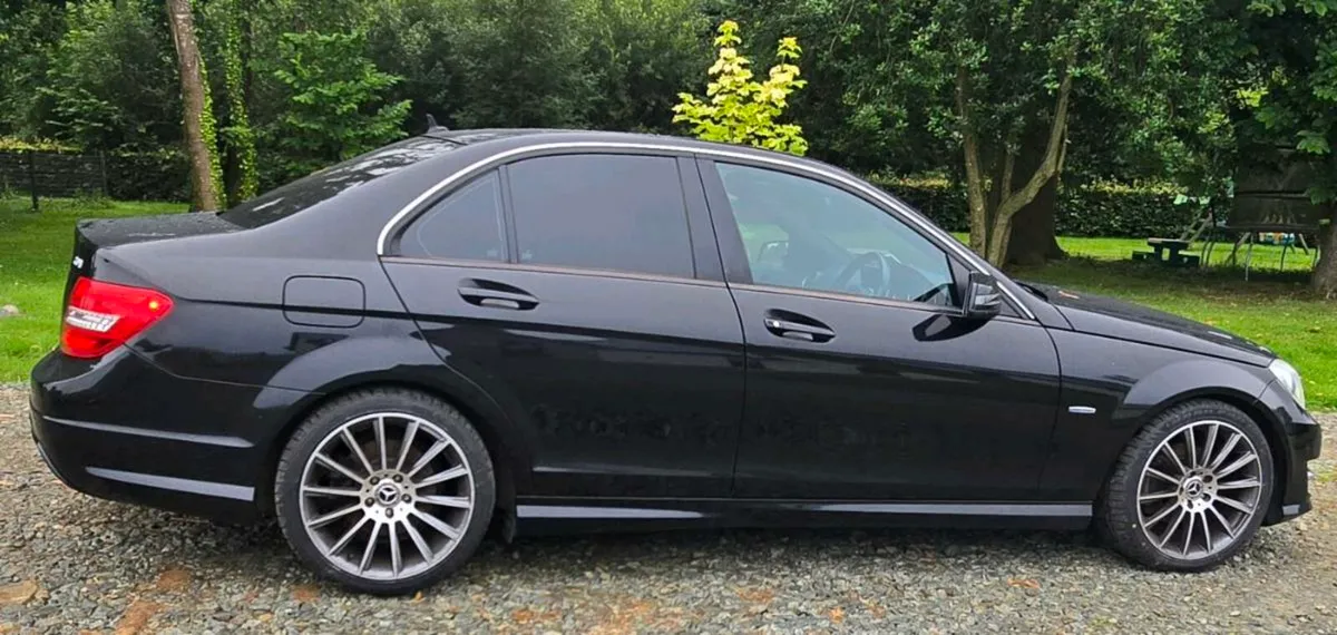 2011 Mercedes Benz C200 2.1 Diesel - Image 1