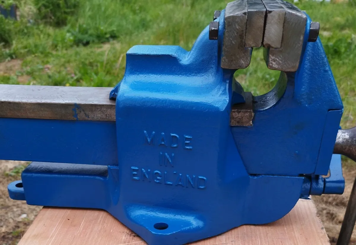 Record 112 Vise - Image 2