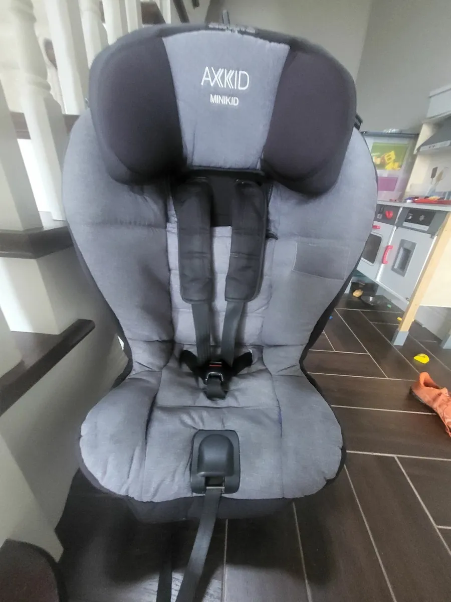 Child car seat axkid minikid - Image 1