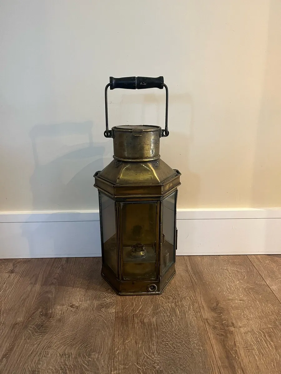 Antique 1917 Eli Griffith & Son Ships Lantern - Image 1
