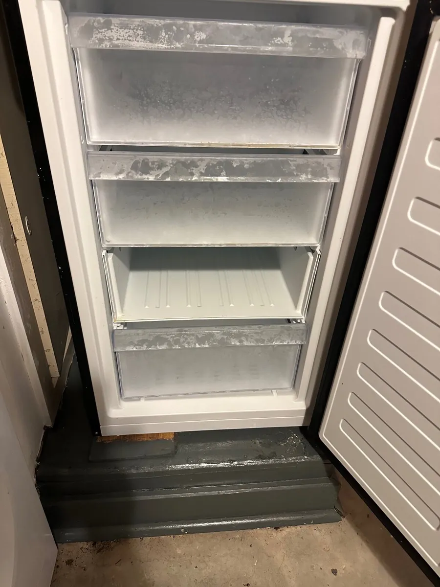 Fridge freezer - Image 2