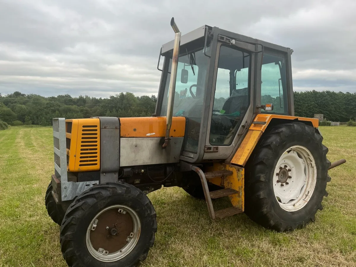 Renault 95-12. Tractor - Image 1